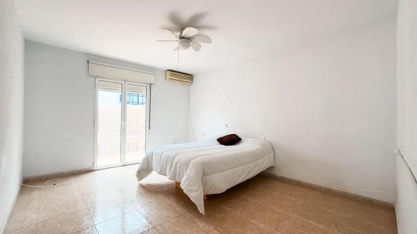 Piso en venta en Barrio Mercado, Alicante / Alacant
thumbnail 2