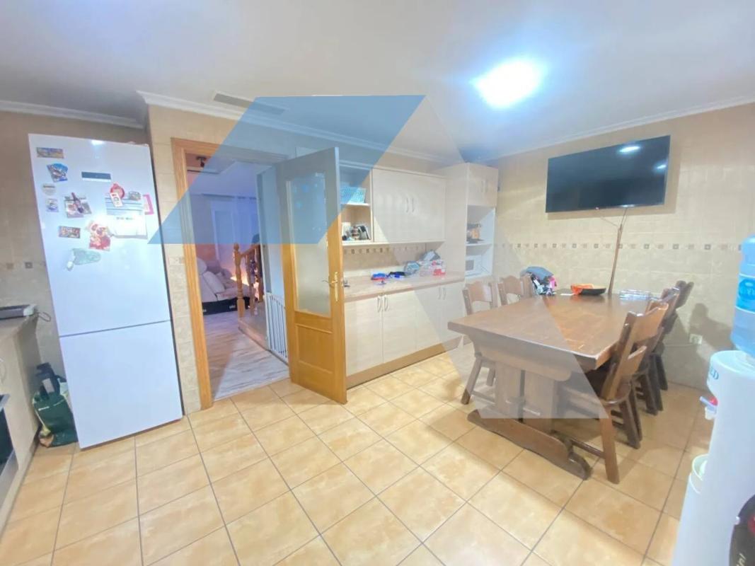 Properties for sale and rent in Spain photo 3