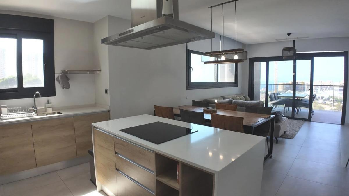 Venta de piso en Playa de Poniente, Benidorm
photo 4