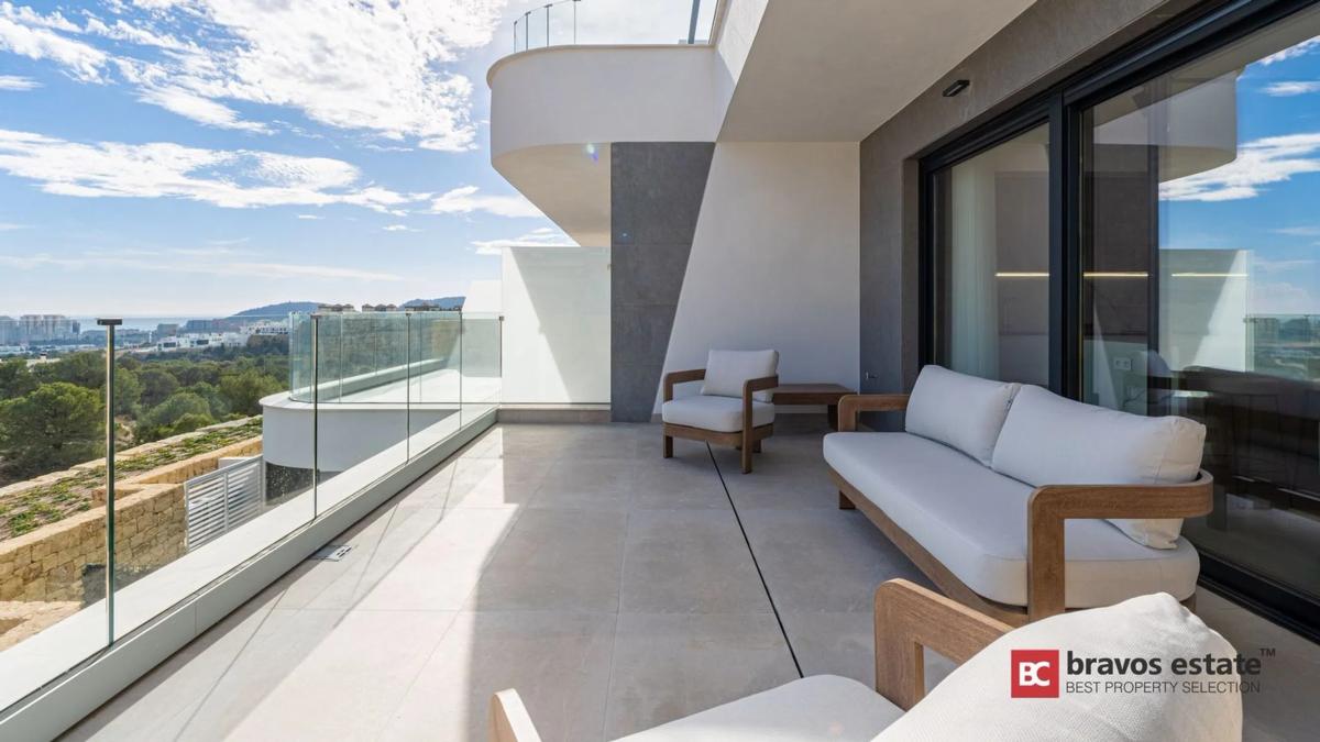 Duplex sale in Avenida Vicente Llorca Alós, Benidorm photo 1