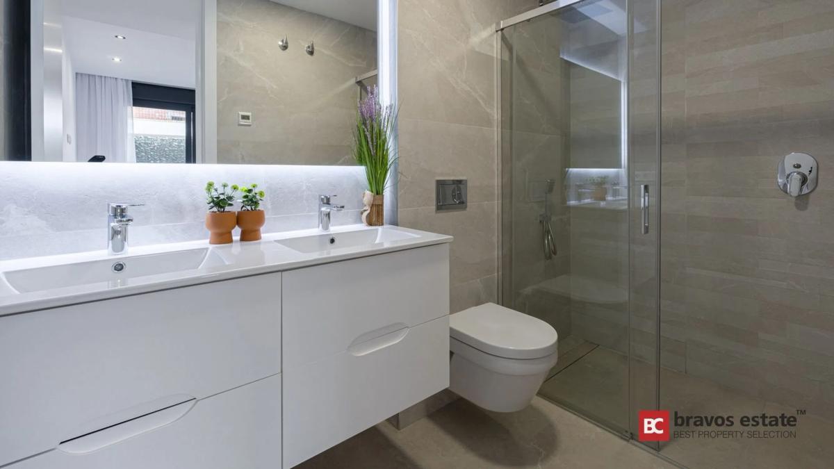 Duplex sale in Avenida Vicente Llorca Alós, Benidorm photo 4