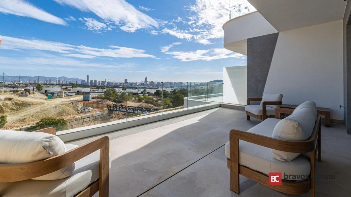 Duplex sale in Avenida Vicente Llorca Alós, Benidorm photo 5