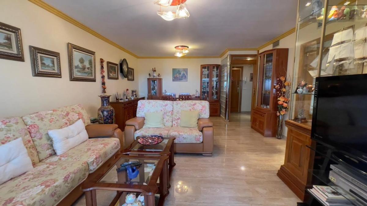 Продажа квартиры на Playa de Poniente, Бенидорм
photo 1