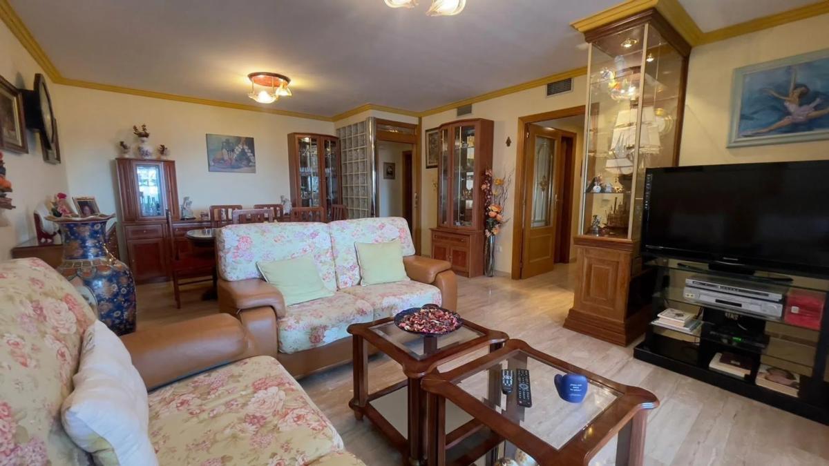 Продажа квартиры на Playa de Poniente, Бенидорм
photo 2
