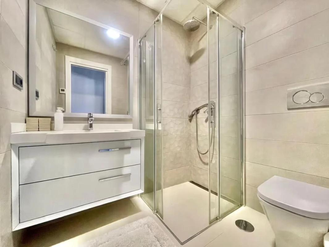 Venta de piso en Playa de Poniente, Benidorm
photo 2