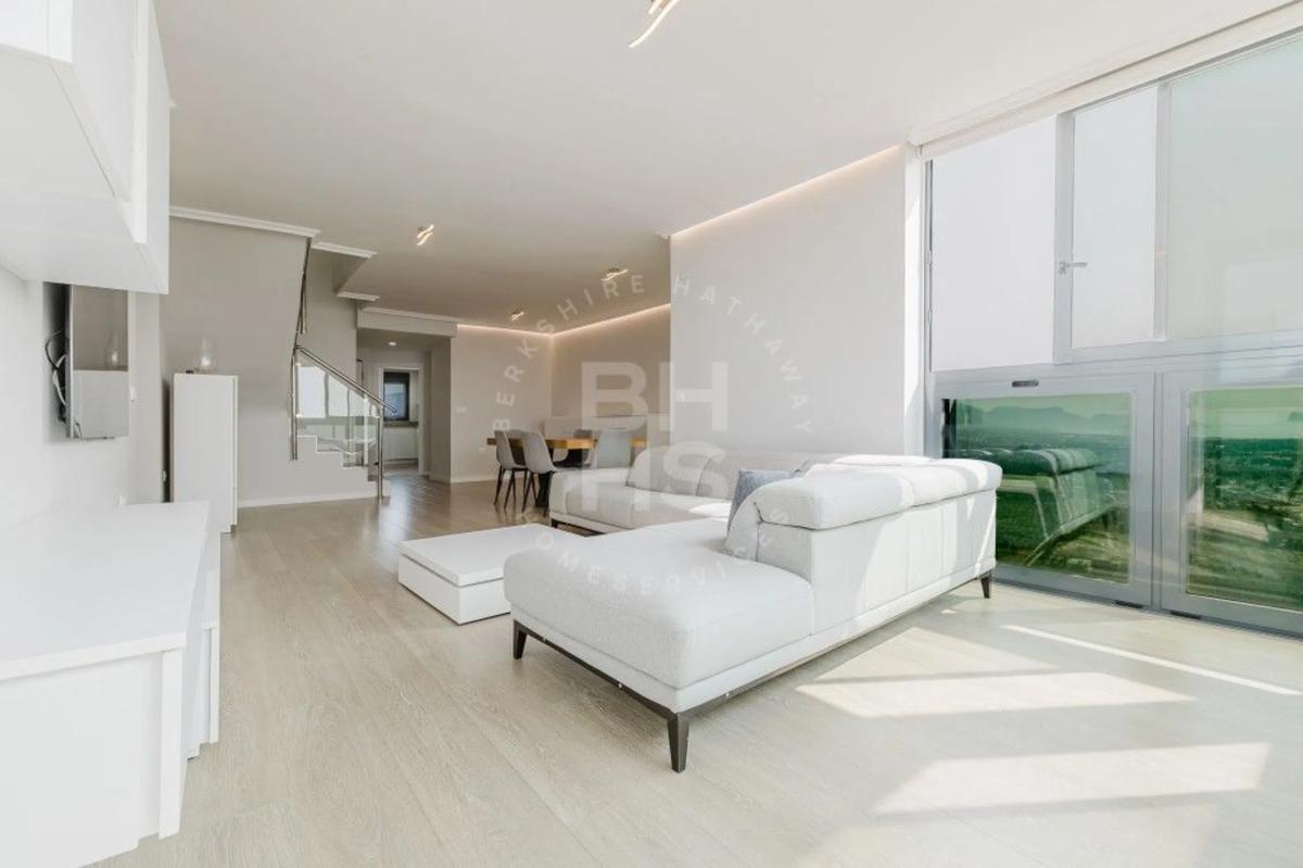 Penthouse sale in Avenida del Municipi, Benidorm photo 1