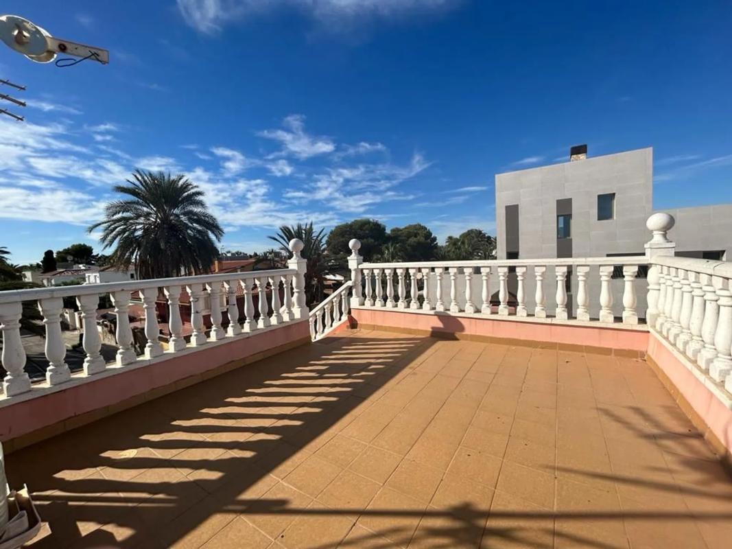 Properties for sale and rent in Spain photo 1