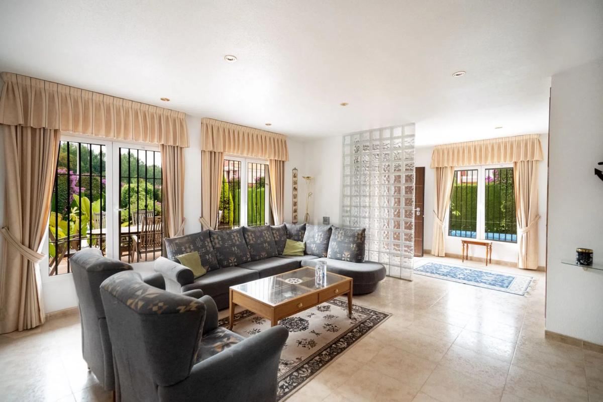 Properties for sale and rent in Spain photo 2