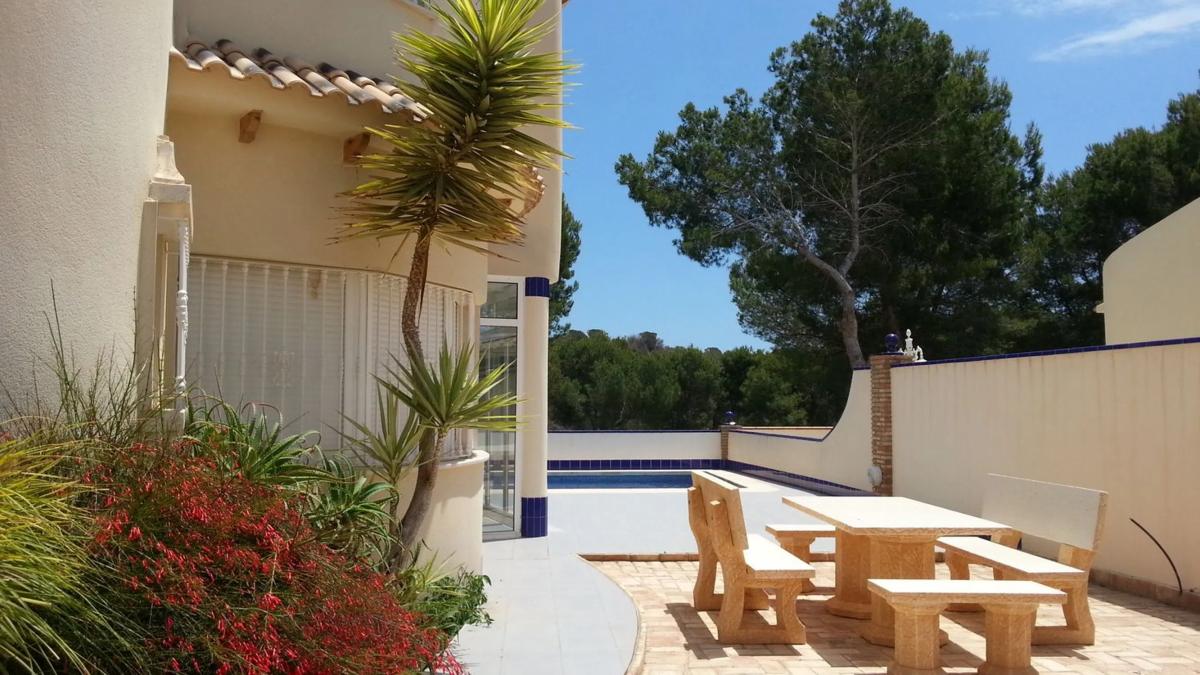 Properties for sale and rent in Spain photo 2