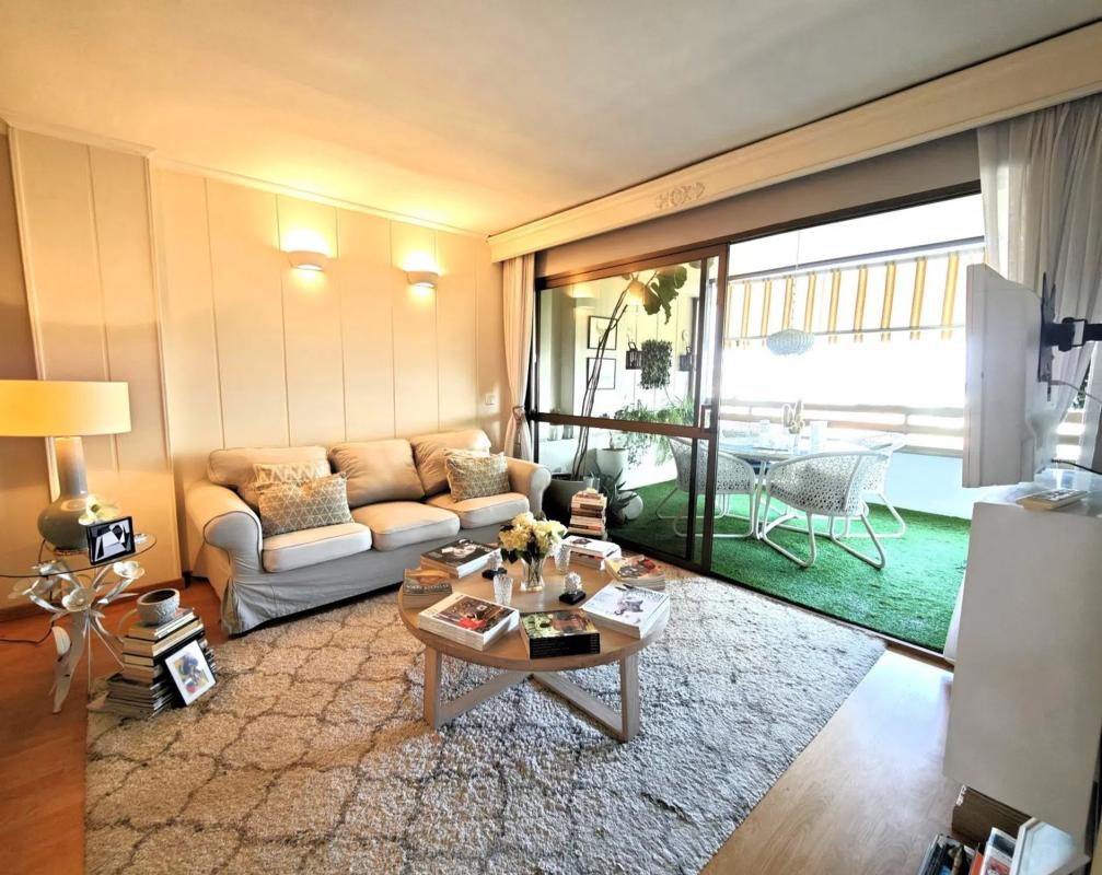 Sale of apartment in Barrio Ensanche-Diputación, Alicante
photo 1