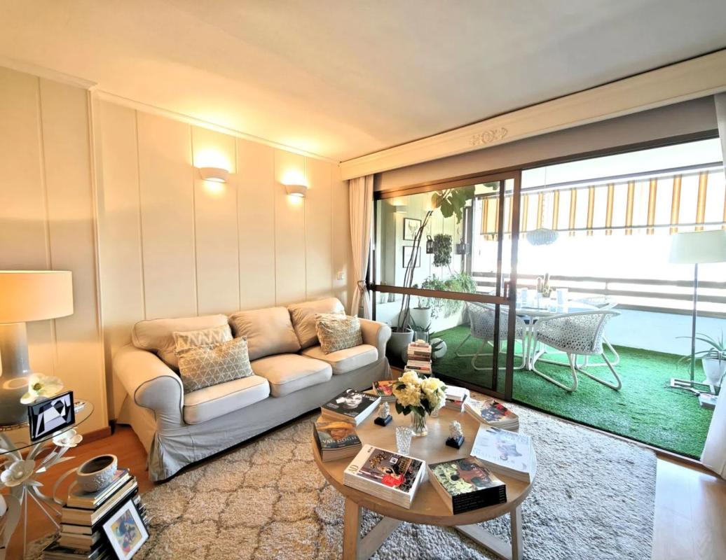 Sale of apartment in Barrio Ensanche-Diputación, Alicante
photo 2