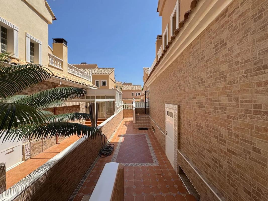 Propiedades en venta y alquiler en España photo 1