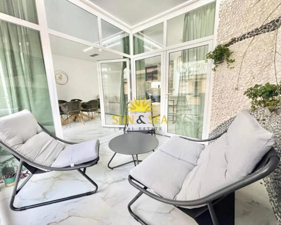 Chalet independiente en venta en Zona Pueblo, Guardamar del Segura
thumbnail 1