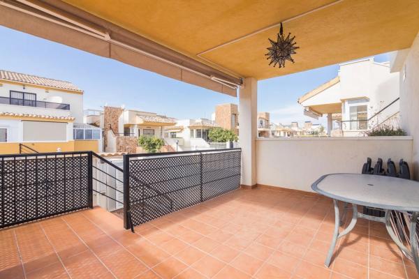 Chalet independiente en venta en Calle Vicente Aracil s/n, Guardamar del Segura
 photo 2