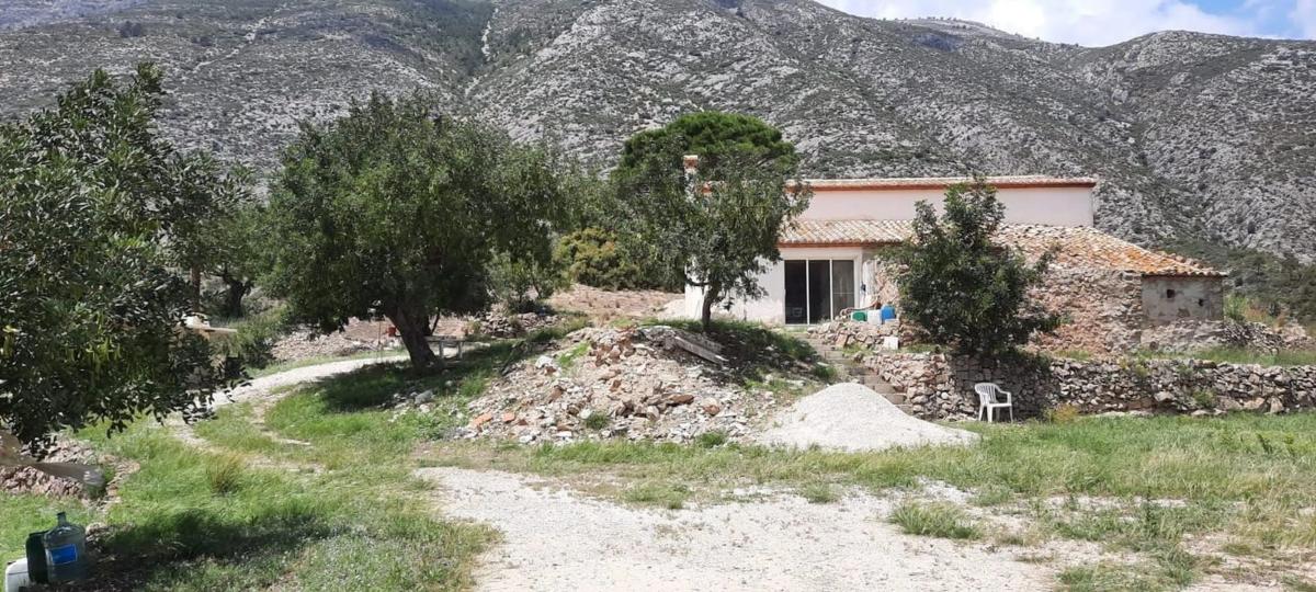 Propiedades en venta y alquiler en España photo 1