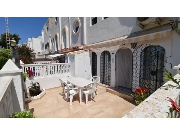Chalet independiente en venta en Calle Pla de l'Amerador, Campello, El
photo 1