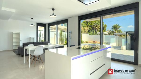 Casa independiente en calle de Santamaria thumbnail 2