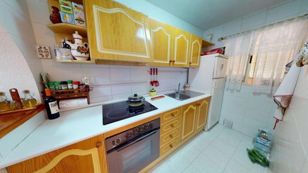 Chalet adosado en calle d'Oriola thumbnail 1