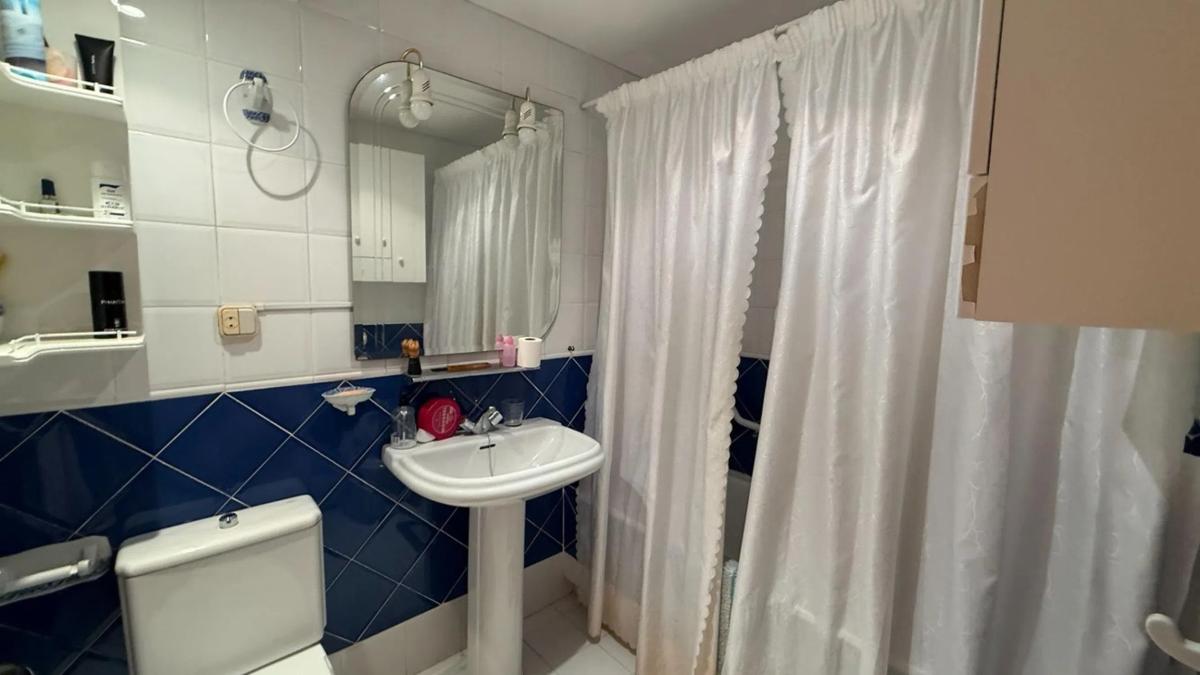 Sale of apartment in Calle de Xinorlet, El Campello
 photo 4