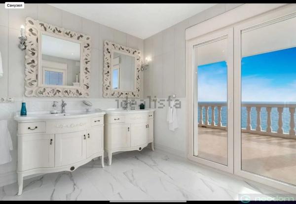 Chalet independiente en venta en Playa Muchavista, Campello, El
 photo 1