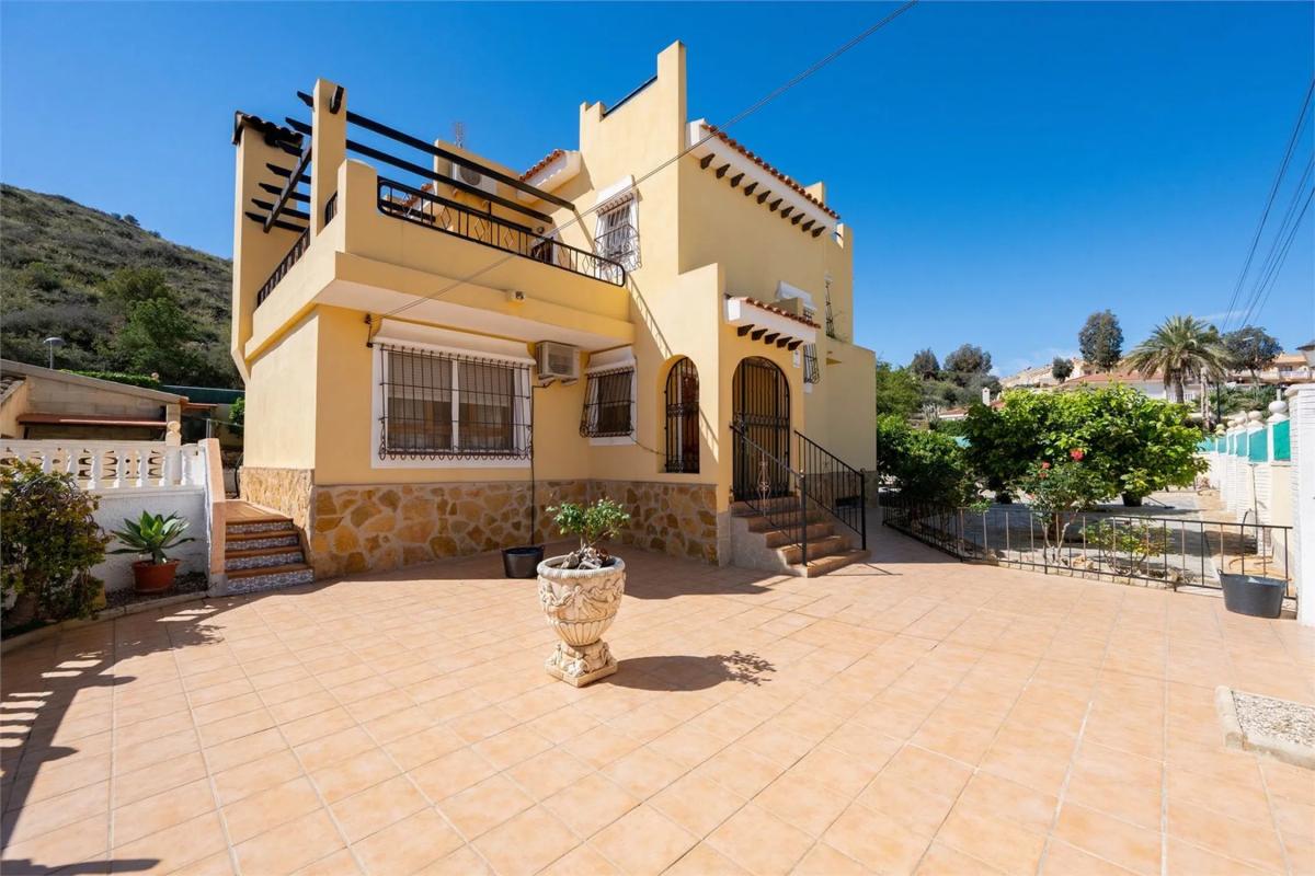 Propiedades en venta y alquiler en España photo 2
