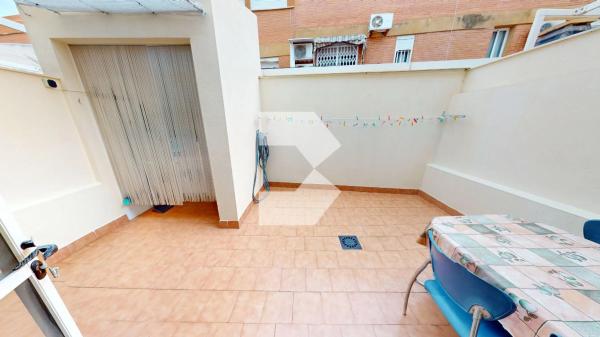 Chalet adosado en calle Serra de Bèrnia thumbnail 1