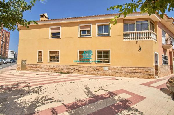 Casa independiente en avenida Xixona photo 1