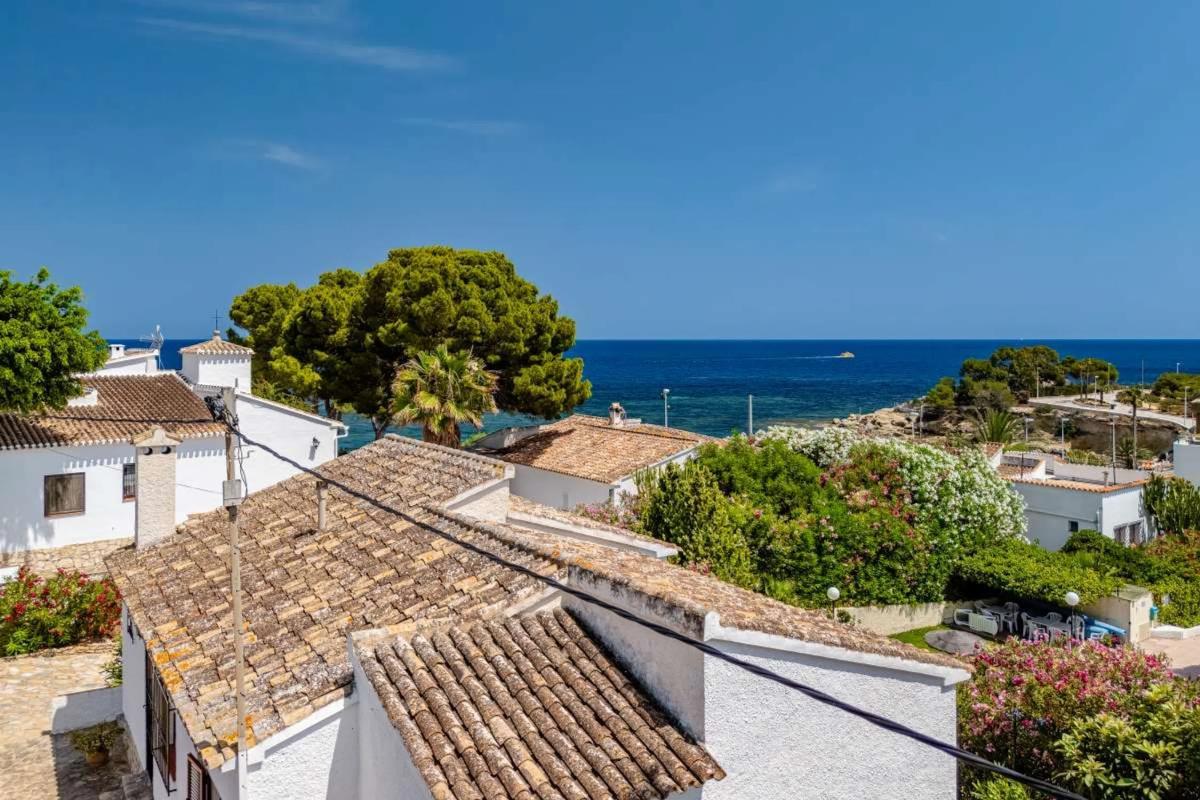 Properties for sale and rent in Spain photo 3