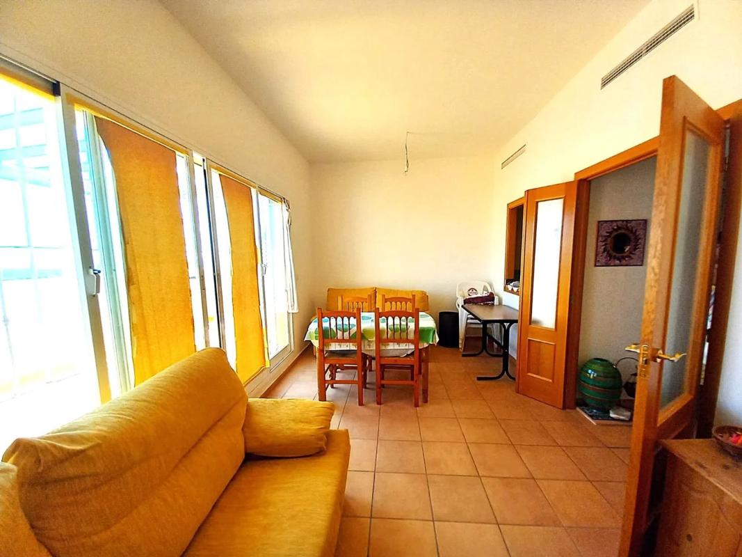 Propiedades en venta y alquiler en España photo 1