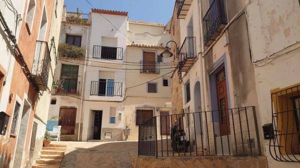 Casa de pueblo en calle Sant Cristòfol, 15 -1 thumbnail 2