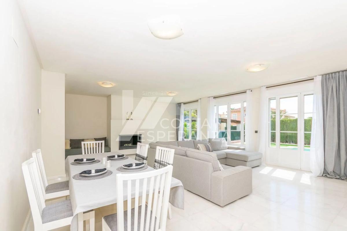Properties for sale and rent in Spain photo 2