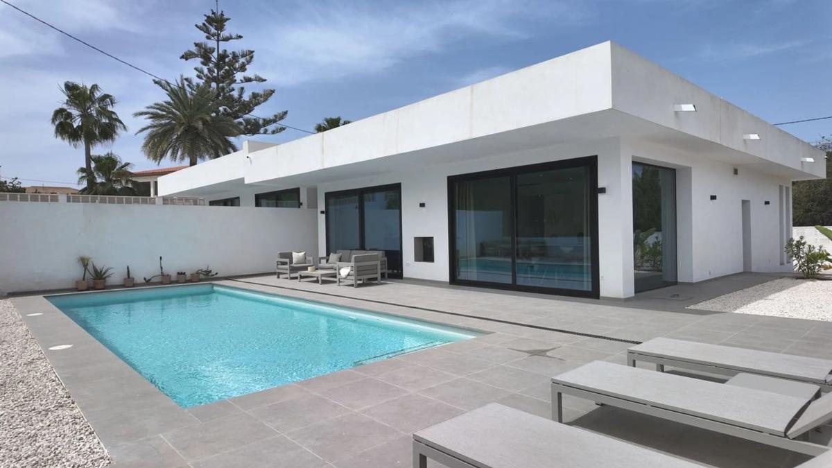 Sale of independent chalet in L'Albir, Alfaz del Pi
photo 1