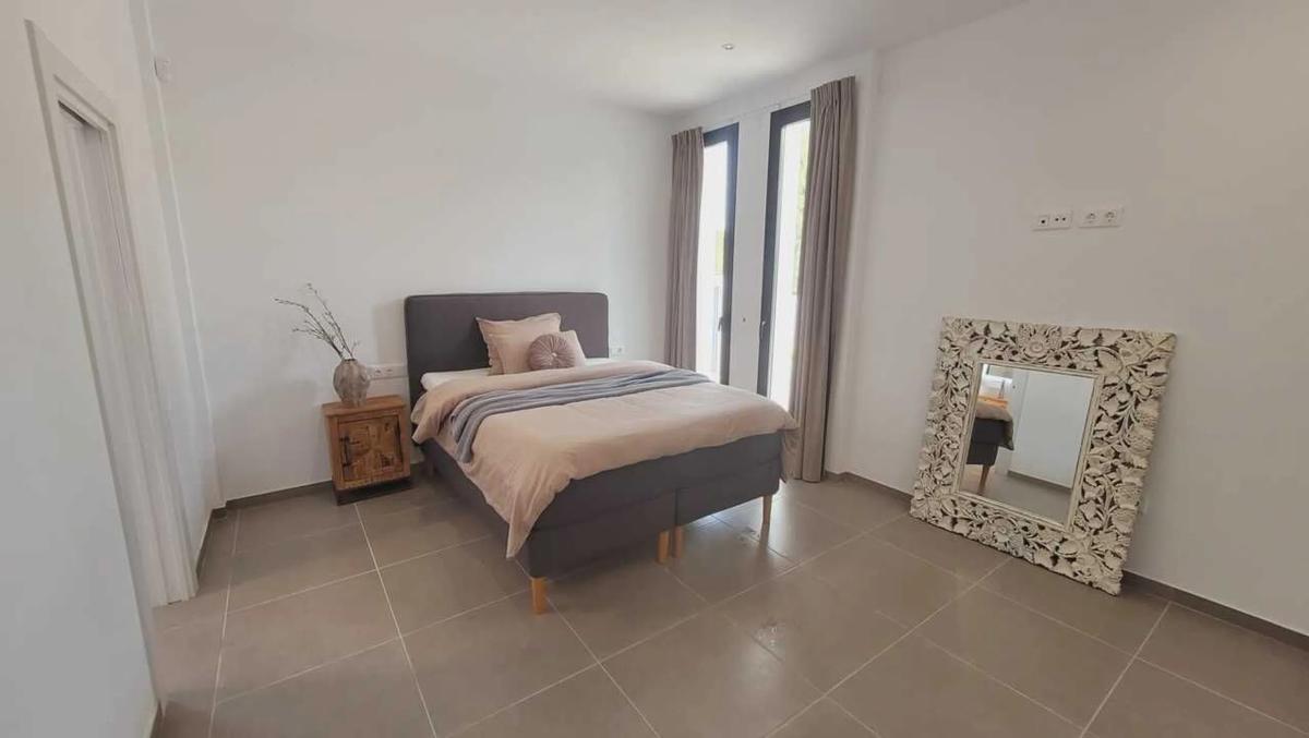 Sale of independent chalet in L'Albir, Alfaz del Pi
photo 3