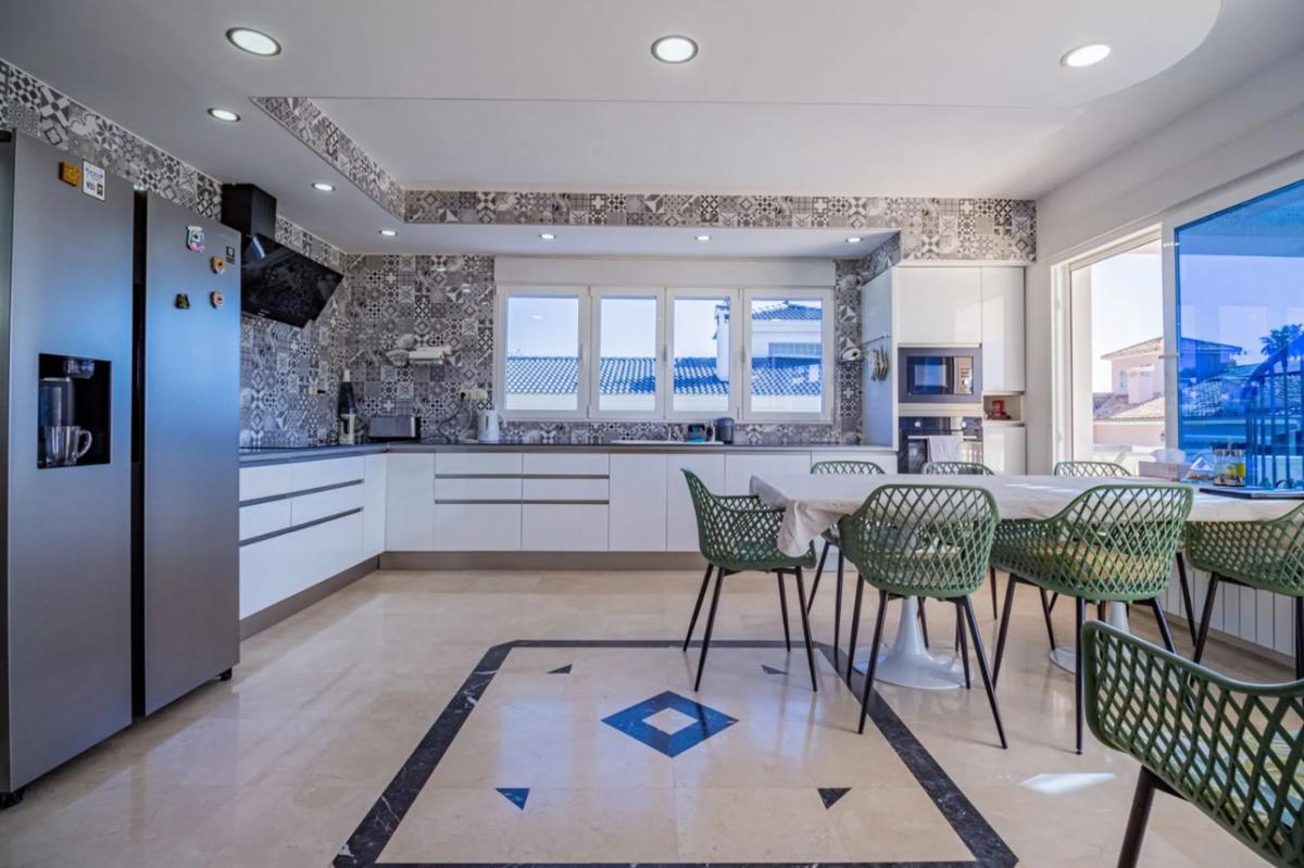 Properties for sale and rent in Spain photo 2