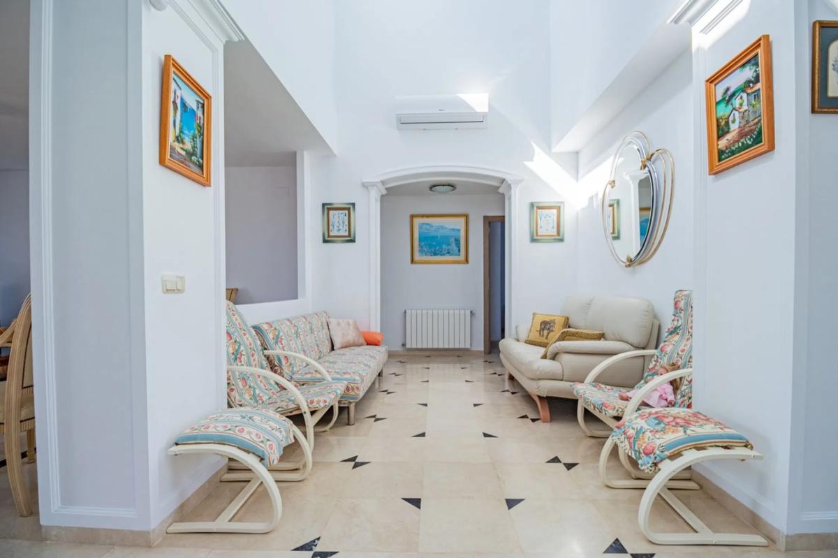 Properties for sale and rent in Spain photo 3