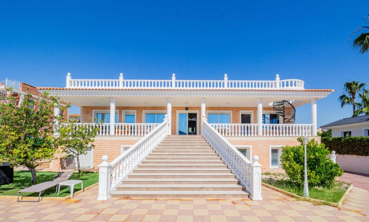 Properties for sale and rent in Spain photo 4