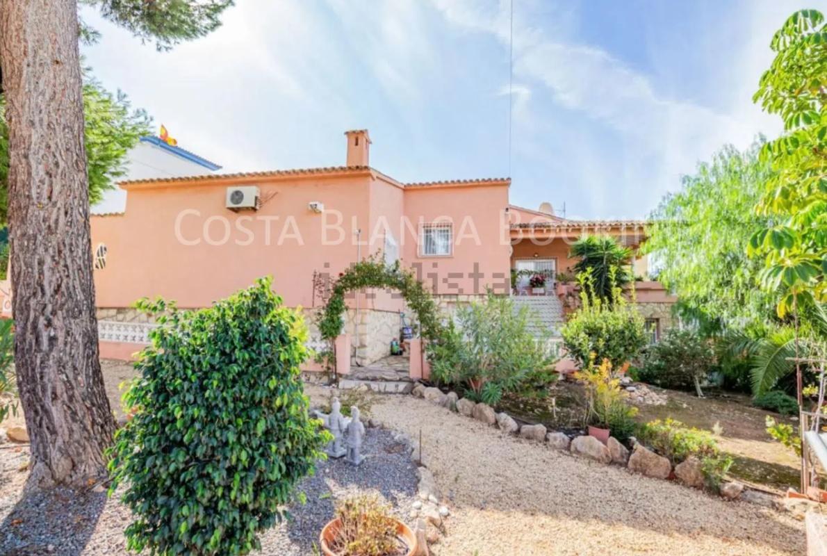 Properties for sale and rent in Spain photo 1