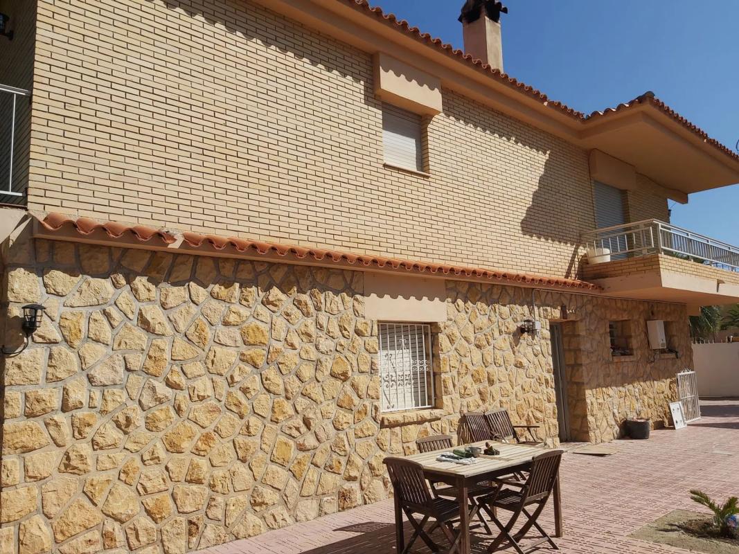 Properties for sale and rent in Spain photo 1