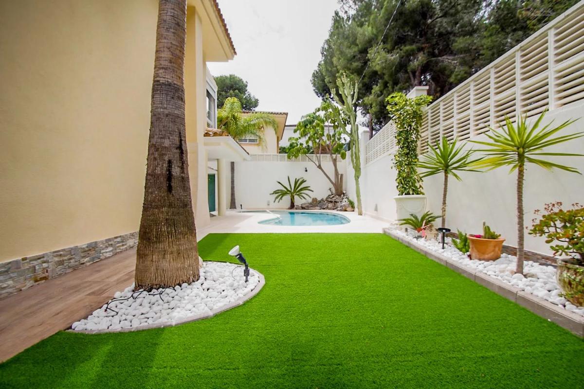 Properties for sale and rent in Spain photo 2