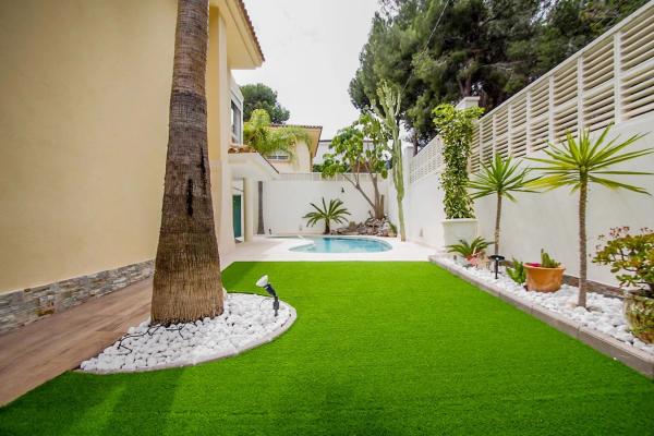Chalet pareado en calle Pagell photo 2