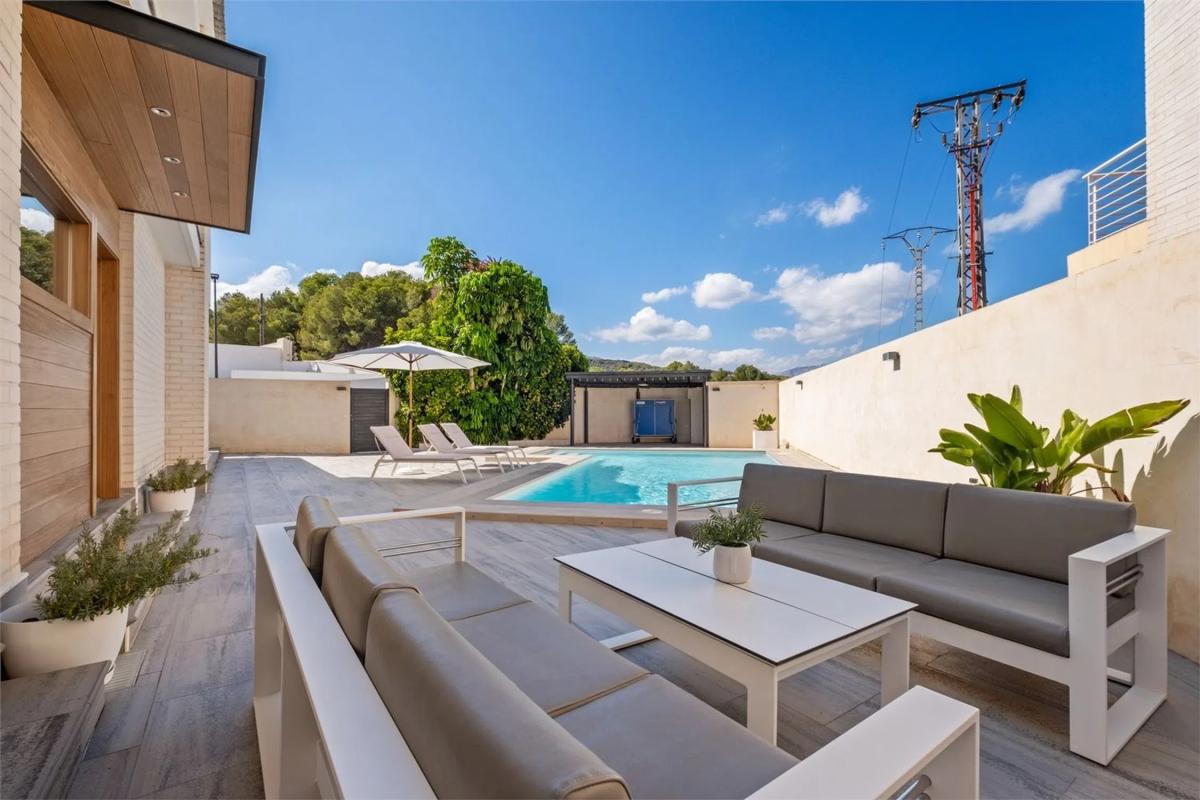Properties for sale and rent in Spain photo 1