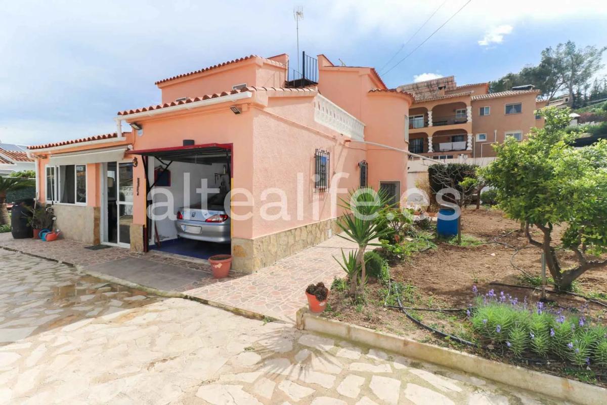Properties for sale and rent in Spain photo 4