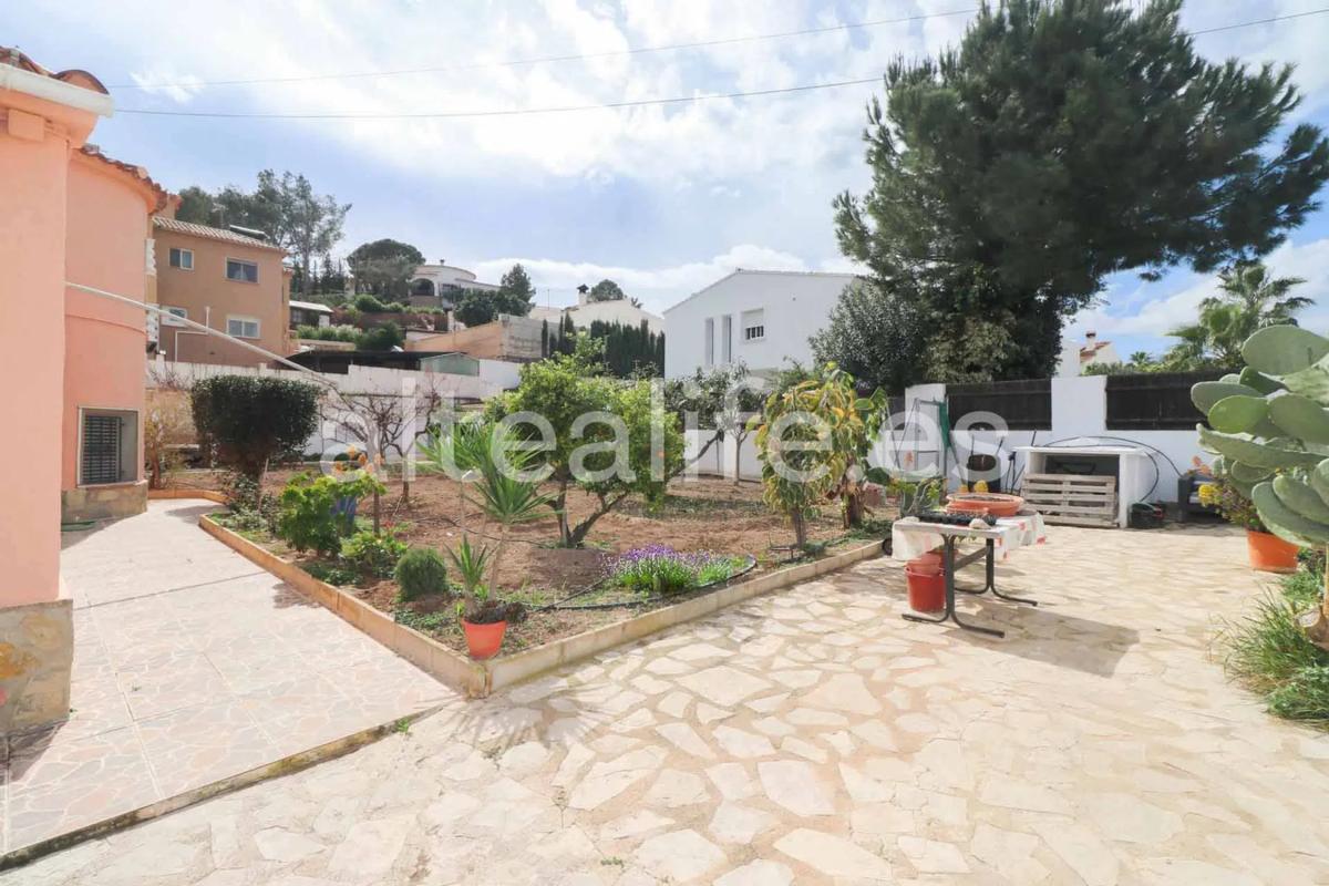 Properties for sale and rent in Spain photo 5