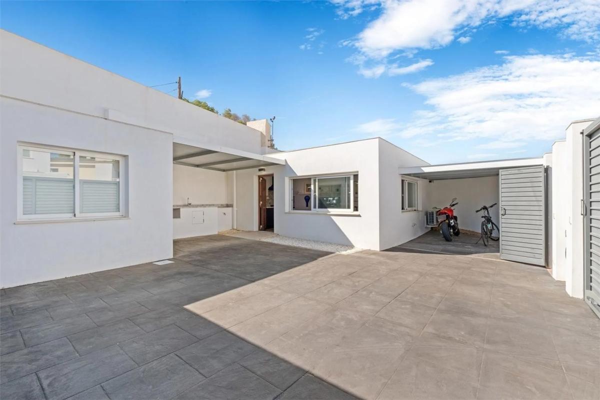 Sale of independent chalet in Colonia Escandinavia-Cautivador, Alfaz del Pi
photo 5