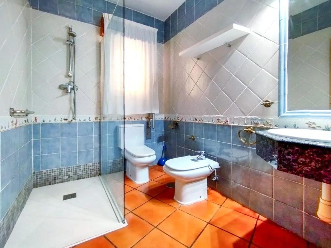 Properties for sale and rent in Spain photo 2