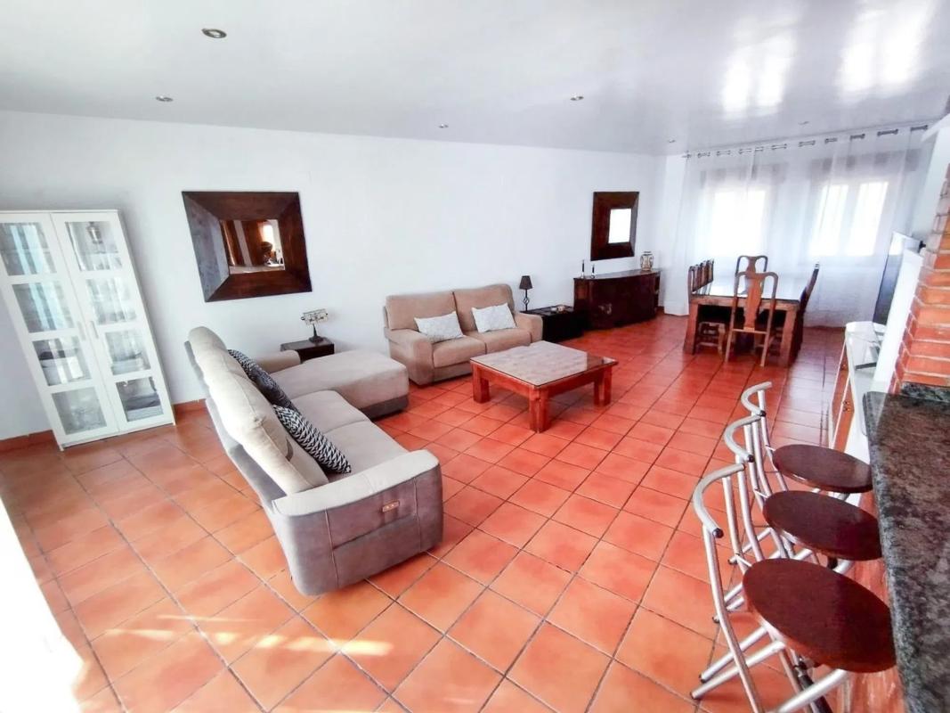 Properties for sale and rent in Spain photo 4