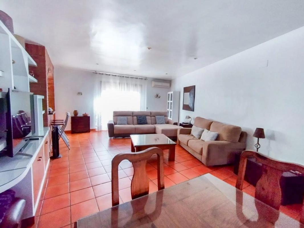 Properties for sale and rent in Spain photo 5