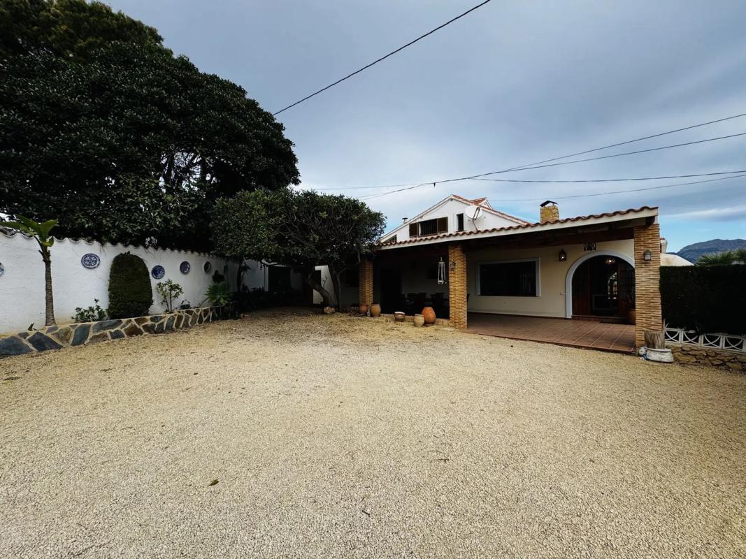 Properties for sale and rent in Spain photo 3