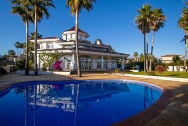 Casa independiente en calle Fuerteventura thumbnail 1