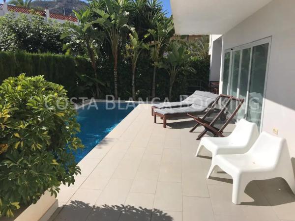 Chalet pareado en calle els Arcs thumbnail 1